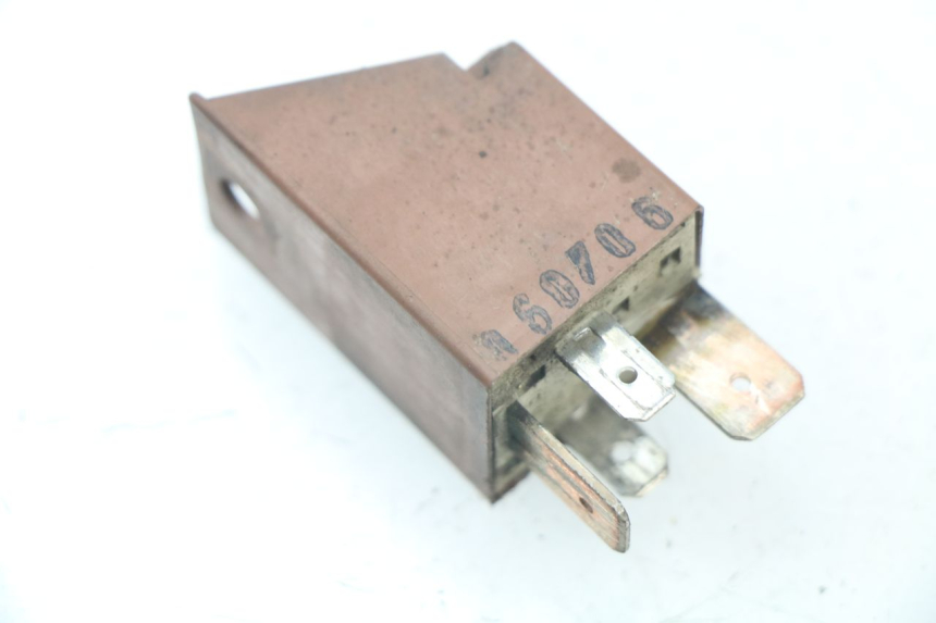 photo de STARTER RELAY PIAGGIO HEXAGON LX4 125 (1998 - 2001) - Component detail
