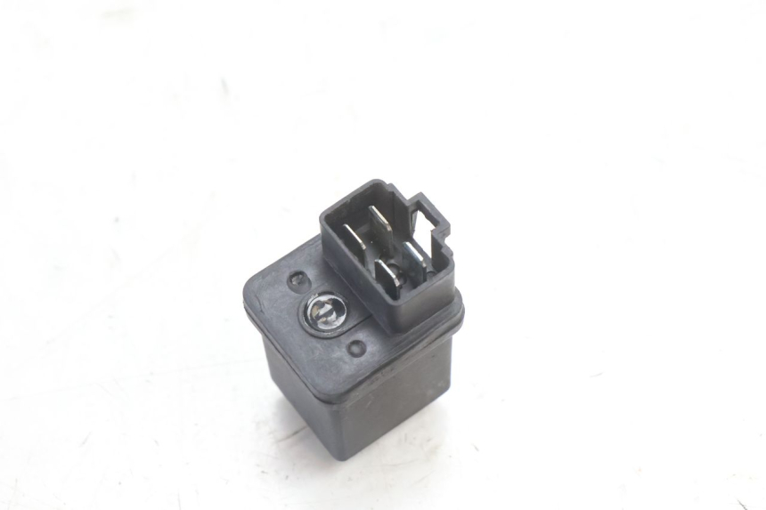 photo de STARTER RELAY PEUGEOT KISBEE 2T 50 (2010 - 2017) - Zoom on usage condition