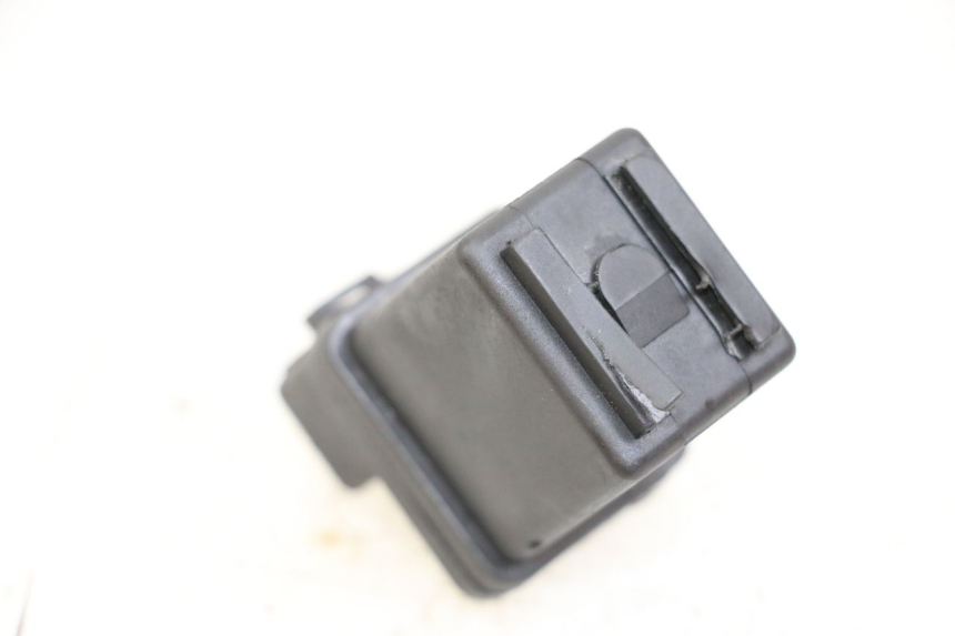 photo de STARTER RELAY PEUGEOT KISBEE 4T 50 (2018 - 2022) - Zoom on usage condition