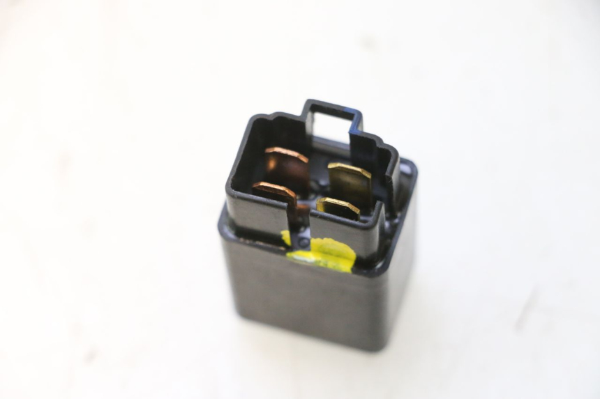 photo de STARTER RELAY PEUGEOT KISBEE 4T 50 (2023 - 2026) - Zoom on usage condition