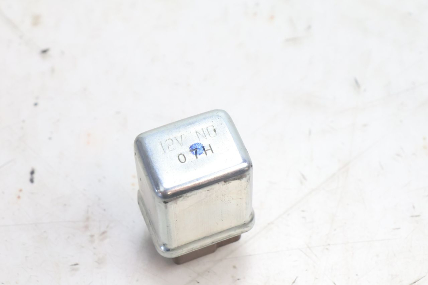 photo de STARTER RELAY PIAGGIO LIBERTY IGET 4T 50 (2021 - 2025) - Alternative perspective