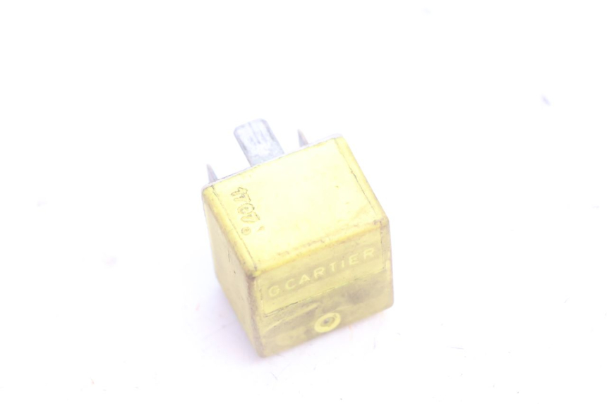 photo de STARTER RELAY PEUGEOT LUDIX BLASTER 50 (2006 - 2014) - Zoom on usage condition