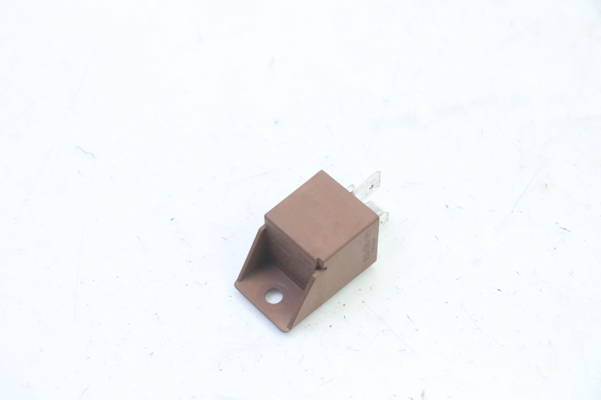 photo de STARTER RELAY PIAGGIO MP3 RL 250 (2006 - 2010) - Alternative perspective