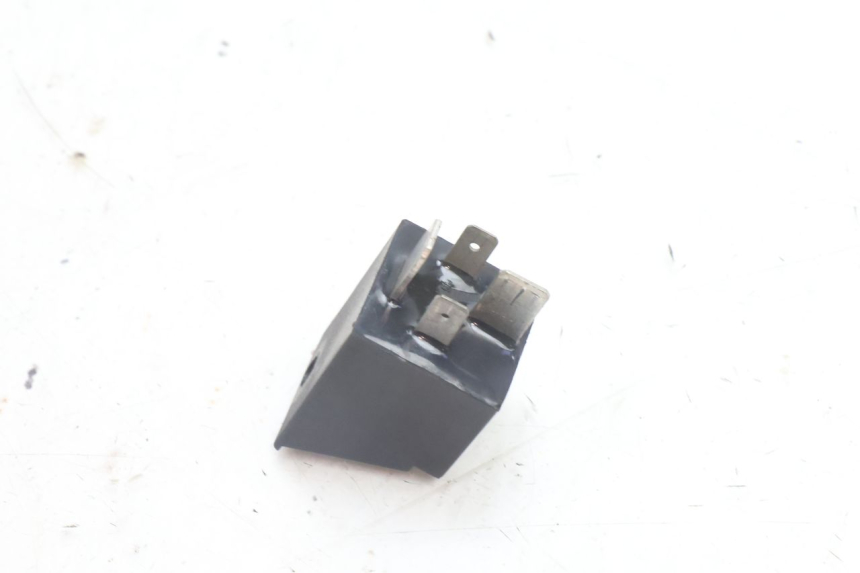 photo de STARTER RELAY PIAGGIO NEW TYPHOON 50 (2018 - 2021) - Alternative perspective