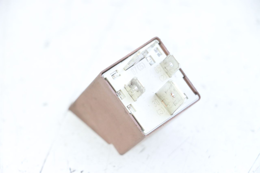 photo de STARTER RELAY PIAGGIO VESPA LX 150 (2005 - 2013) - Zoom on usage condition