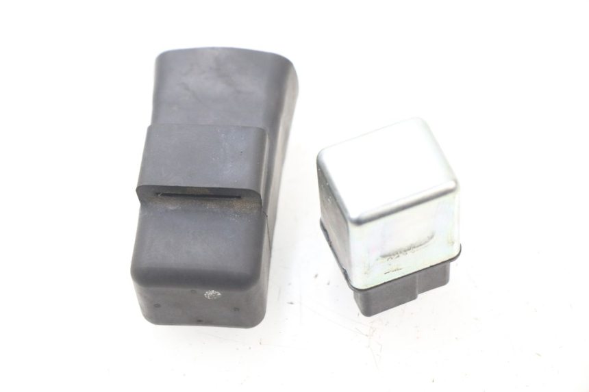 photo de STARTER RELAY YAMAHA SLIDER NAKED 50 (2004 - 2018) - Zoom on usage condition