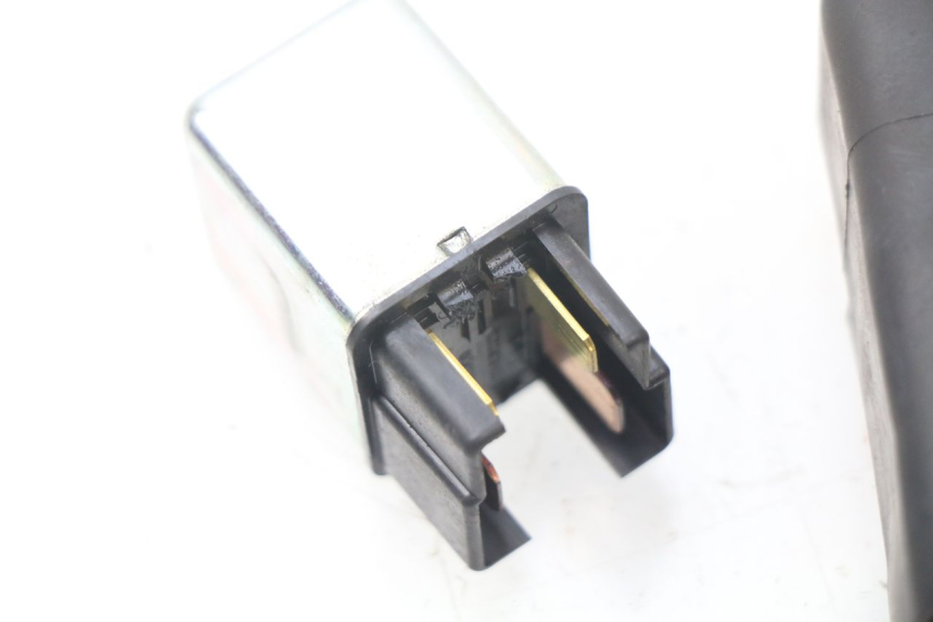 photo de STARTER RELAY YAMAHA SLIDER NAKED 50 (2004 - 2018) - Technical close-up