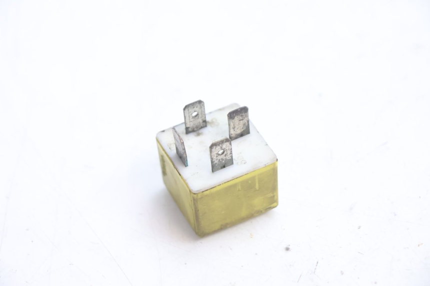 photo de STARTER RELAY PEUGEOT SPEEDFIGHT 2 AC 50 (2000 - 2009) - Zoom on usage condition