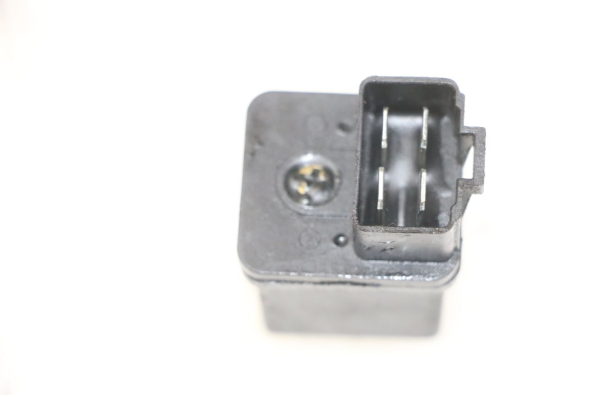 photo de STARTER RELAY PEUGEOT STREETZONE I 2T 50 (2018 - 2020) - Zoom on usage condition