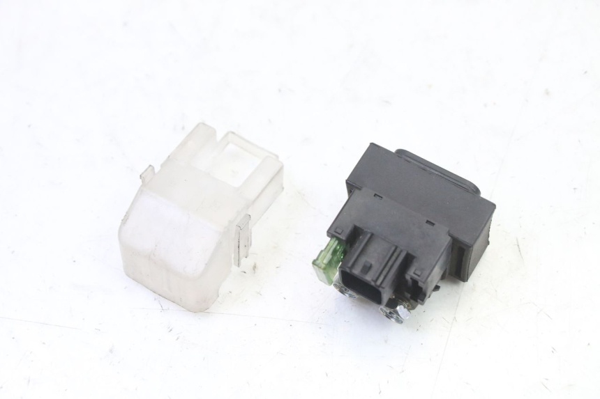 photo de STARTER RELAY SUZUKI SV S 650 (2003 - 2009) - Technical close-up