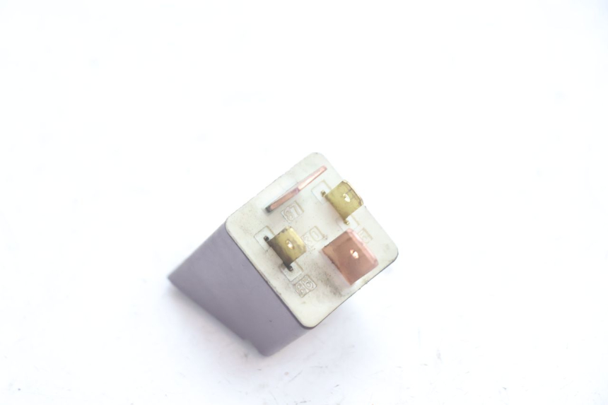 photo de STARTER RELAY PIAGGIO TYPHOON 50 (2000 - 2009) - Zoom on usage condition