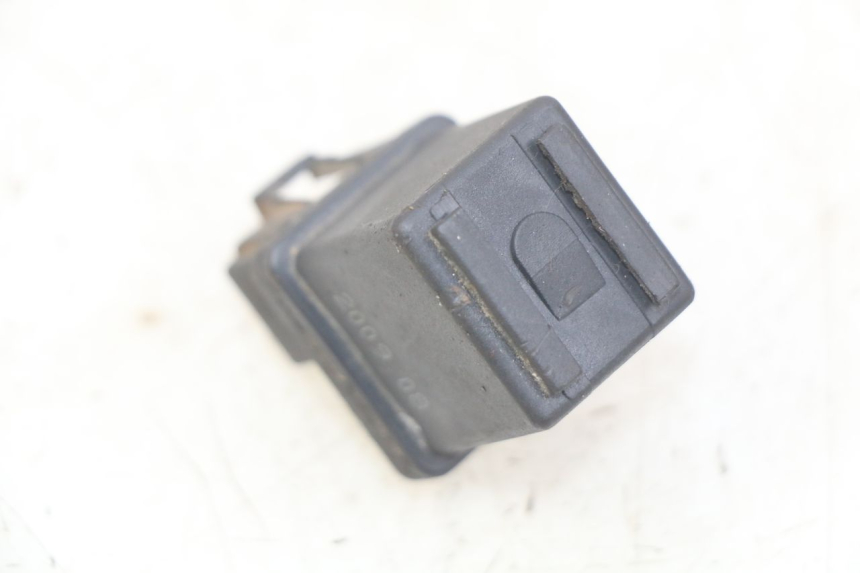 photo de STARTER RELAY PEUGEOT V-CLIC VCLIC 50 (2007 - 2013) - Alternative perspective