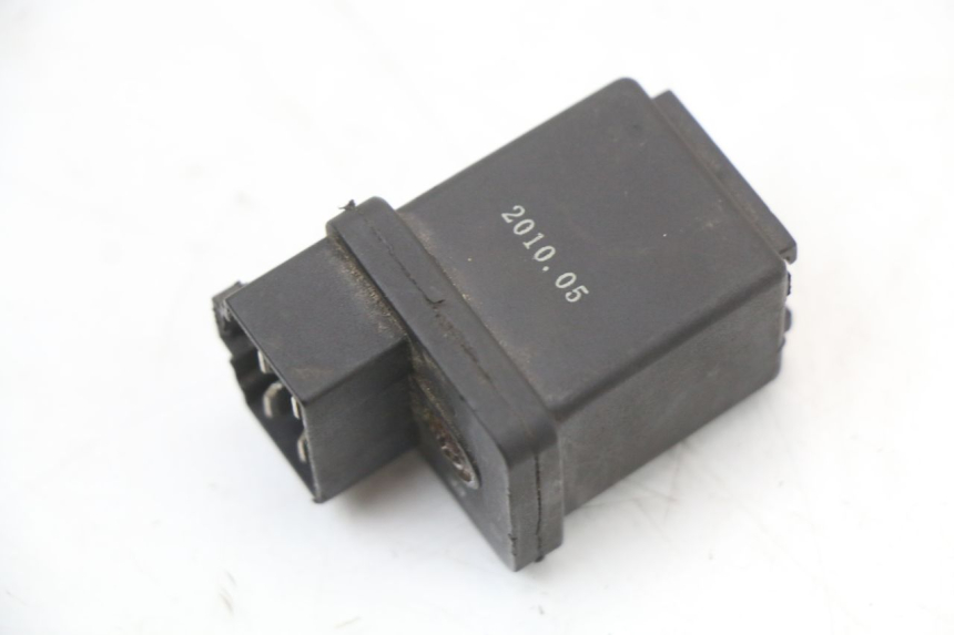 photo de STARTER RELAY PEUGEOT V-CLIC VCLIC 50 (2007 - 2013) - Technical close-up