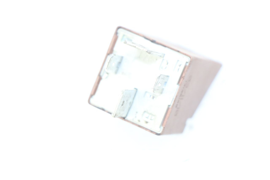 photo de STARTER RELAY PIAGGIO VESPA LX 2T 50 (2005 - 2013) - Zoom on usage condition