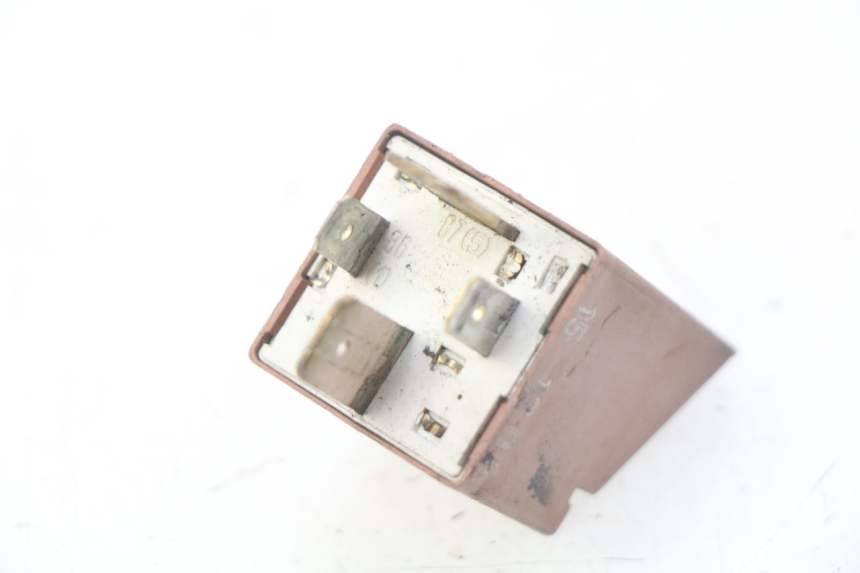 photo de STARTER RELAY PIAGGIO VESPA LX 125 (2005 - 2010) - Component detail