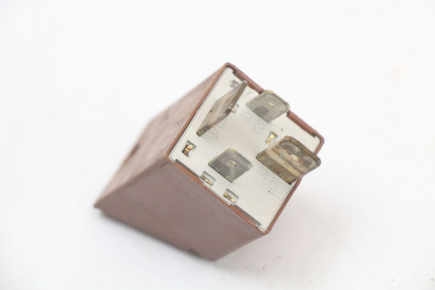 photo de STARTER RELAY PIAGGIO VESPA LX 125 (2005 - 2010) - Alternative perspective