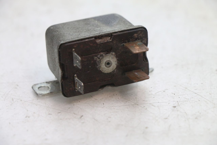 photo de STARTER RELAY PIAGGIO VESPA PK FL 2T 50 (1990 - 1996) - Alternative perspective