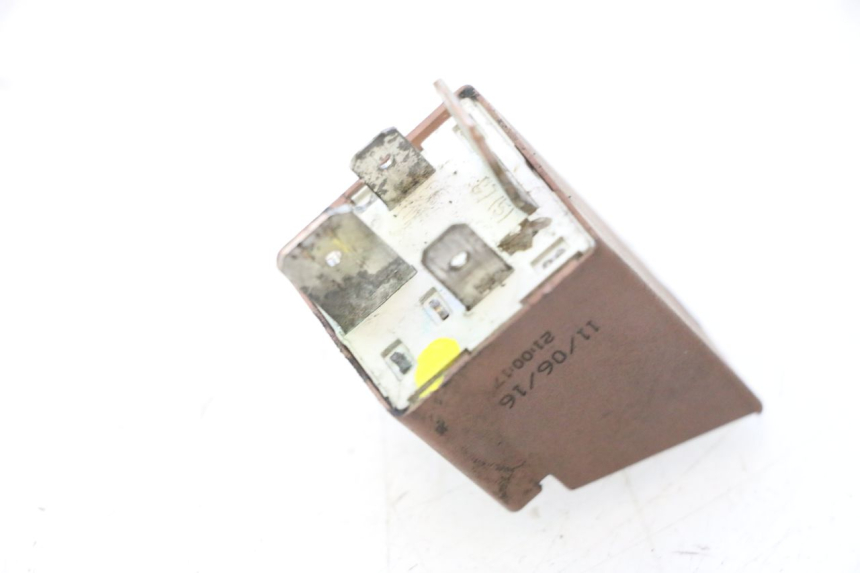 photo de STARTER RELAY PIAGGIO VESPA PRIMAVERA 2T 50 (2013 - 2018) - Component detail