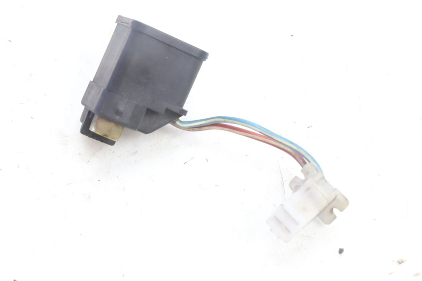 photo de STARTER RELAY YAMAHA YP MAJESTY 125 (2007 - 2010) - Zoom on usage condition