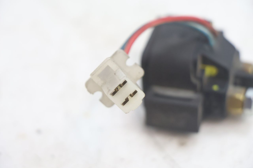 photo de STARTER RELAY YAMAHA YP MAJESTY 125 (2002 - 2006) - Technical close-up