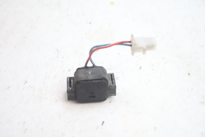 photo de STARTER RELAY YAMAHA YP MAJESTY 125 (2002 - 2006) - Zoom on usage condition
