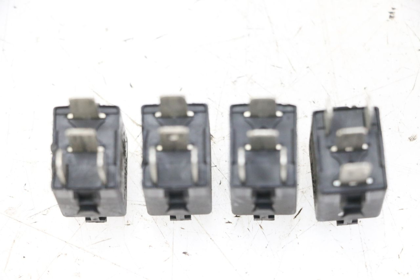 photo de ELECTRICAL RELAY BMW C1 125 (2000 - 2003) - Technical close-up