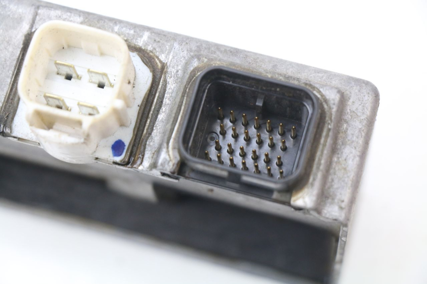 photo de ELECTRICAL RELAY SUZUKI BURGMAN 650 (2002 - 2004) - Alternative perspective