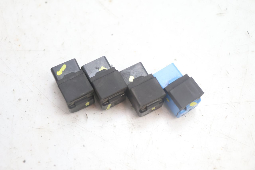 photo de RELAY SUZUKI BURGMAN EXECUTIVE ABS 650 (2006 - 2012) - Alternative perspective