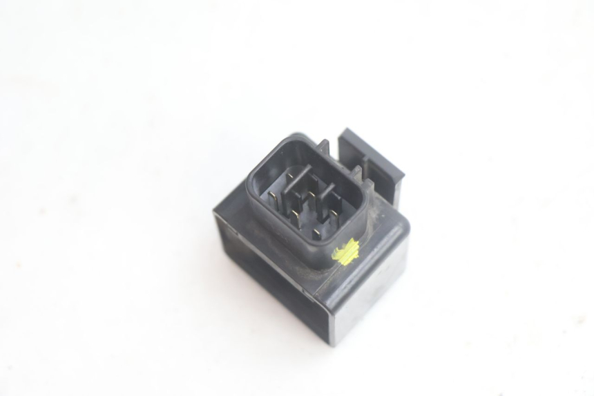 photo de RELAY SUZUKI BURGMAN EXECUTIVE ABS 650 (2006 - 2012) - Alternative perspective