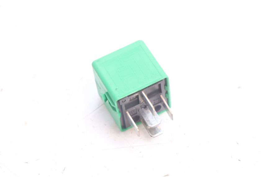 photo de ELECTRICAL RELAY BMW C1 125 (2000 - 2003) - Alternative perspective