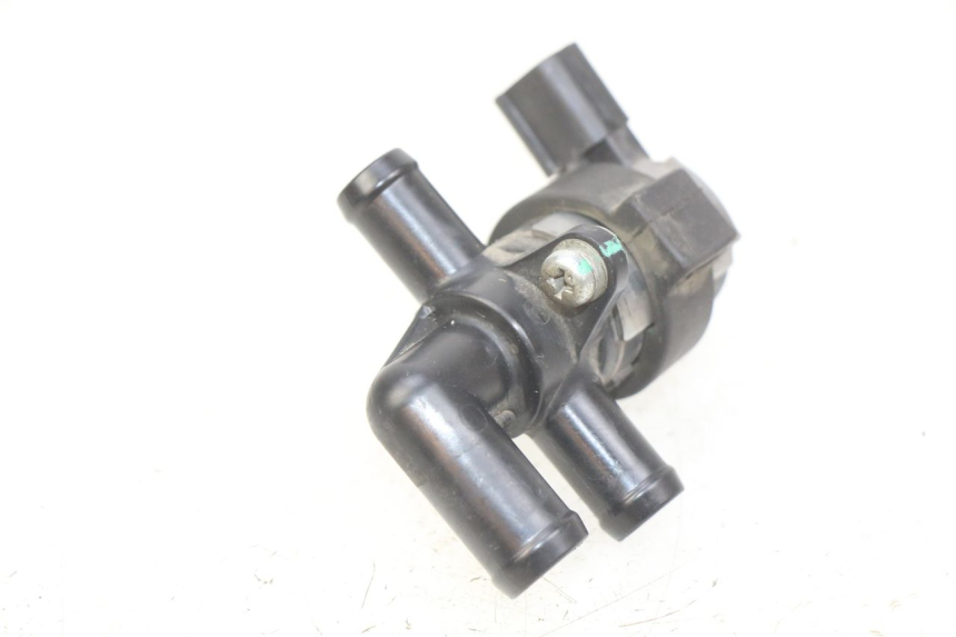 photo de ELECTRICAL RELAY HONDA CB R 1000 (2018 - 2023) - Alternative perspective