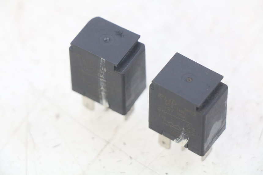 photo de ELECTRICAL RELAY PEUGEOT CITYSTAR AIR 125 (2014 - 2017) - Alternative perspective