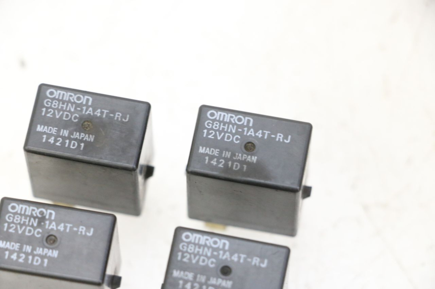 photo de ELECTRIC RELAY HONDA FES S-WING SWING ABS 125 (2007 - 2015) - Technical close-up