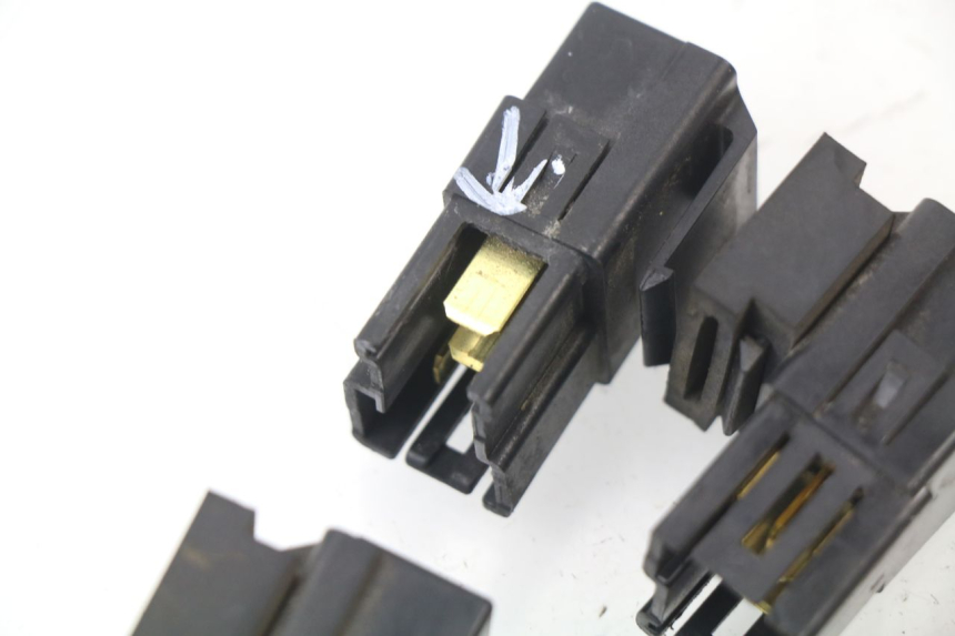 photo de ELECTRICAL RELAY YAMAHA FJR ABS 1300 (2006 - 2012) - Alternative perspective