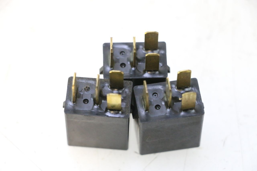 photo de RELAY HONDA FJS SILVER WING SILVERWING 400 (2005 - 2008) - Zoom on usage condition