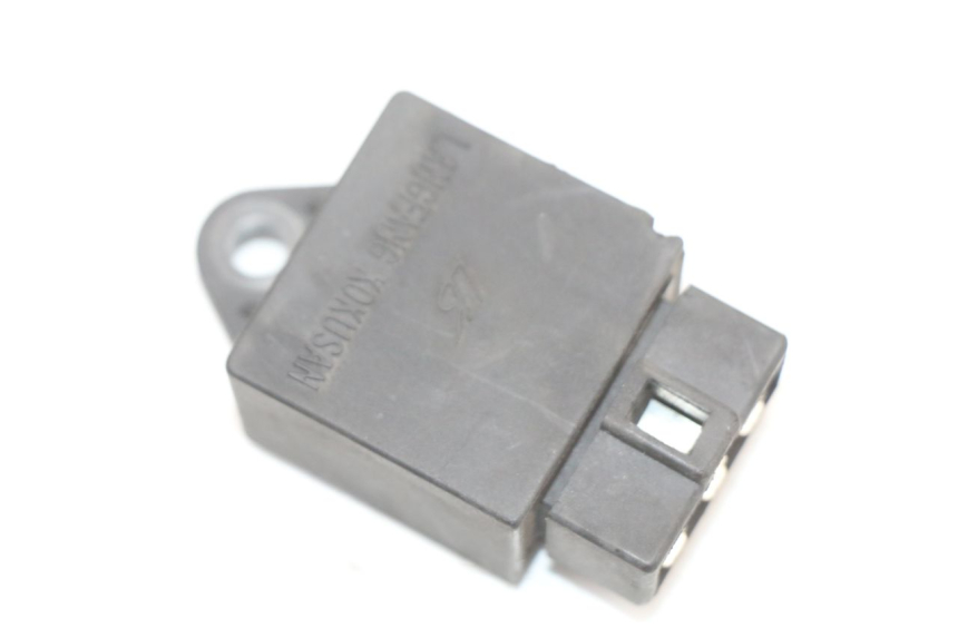 photo de ELECTRICAL RELAY PIAGGIO FLY 2T 50 (2004 - 2017) - Component detail