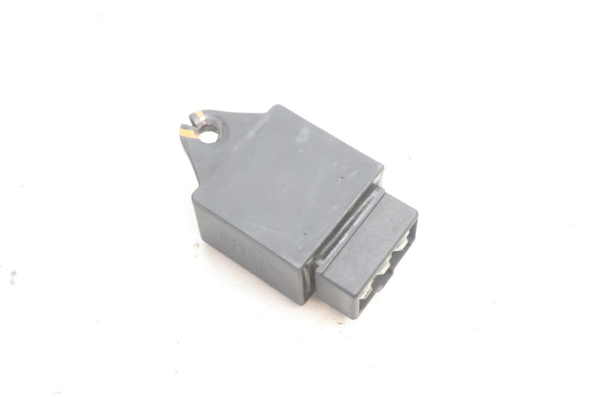 photo de ELECTRICAL RELAY PIAGGIO FLY 2T 50 (2004 - 2017) - Technical close-up