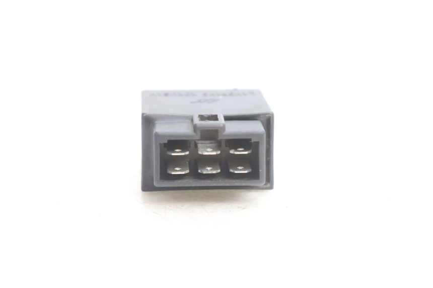 photo de ELECTRICAL RELAY PIAGGIO FLY 2T 50 (2004 - 2017) - Fixing points details