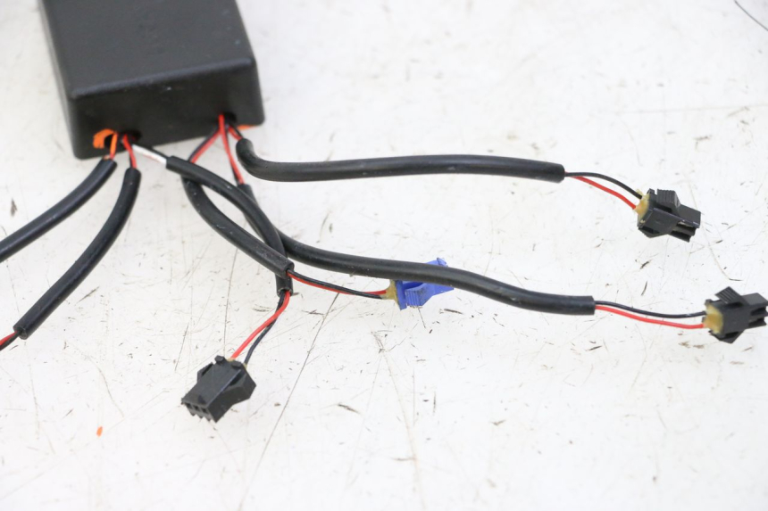 photo de RELAY KUKIRIN G2 MASTER 1 - Surface and material condition