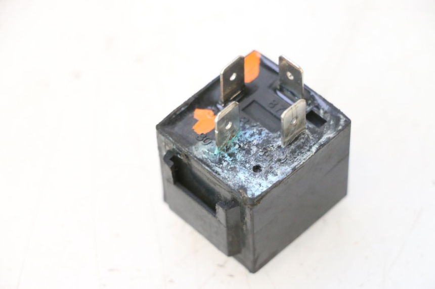 photo de RELAY KAWASAKI GPX F ZX750F 750 (1986 - 1990) - Alternative perspective