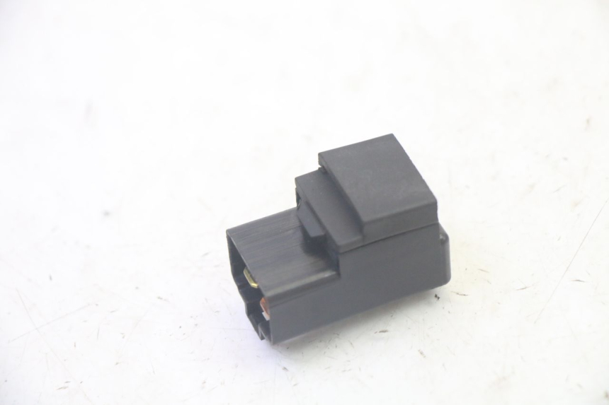 photo de RELAY SUZUKI GSF N BANDIT 600 (1996 - 1999) - Alternative perspective