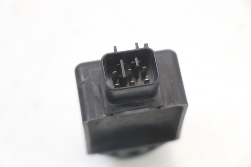 photo de ELECTRICAL RELAY KAWASAKI ZR7 ZR-7 S 750 (1999 - 2004) - Alternative perspective