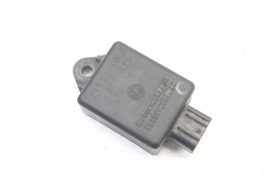 photo de ELECTRICAL RELAY KAWASAKI ZR7 ZR-7 S 750 (1999 - 2004) - Main view