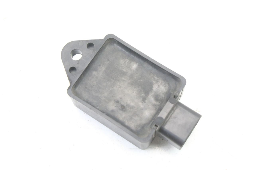 photo de ELECTRICAL RELAY KAWASAKI ZR7 ZR-7 S 750 (1999 - 2004) - Alternative perspective