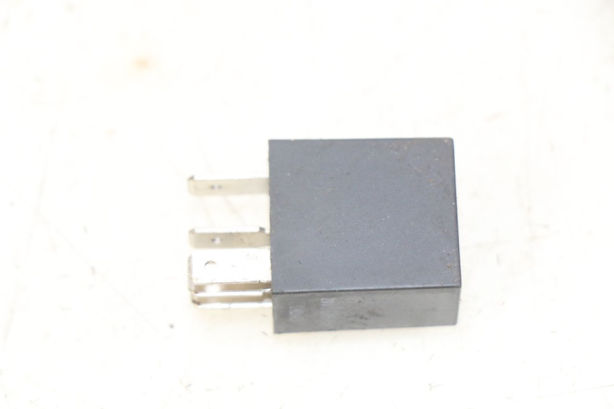 photo de ELECTRICAL RELAY PEUGEOT KISBEE 4T 50 (2018 - 2022) - Alternative perspective