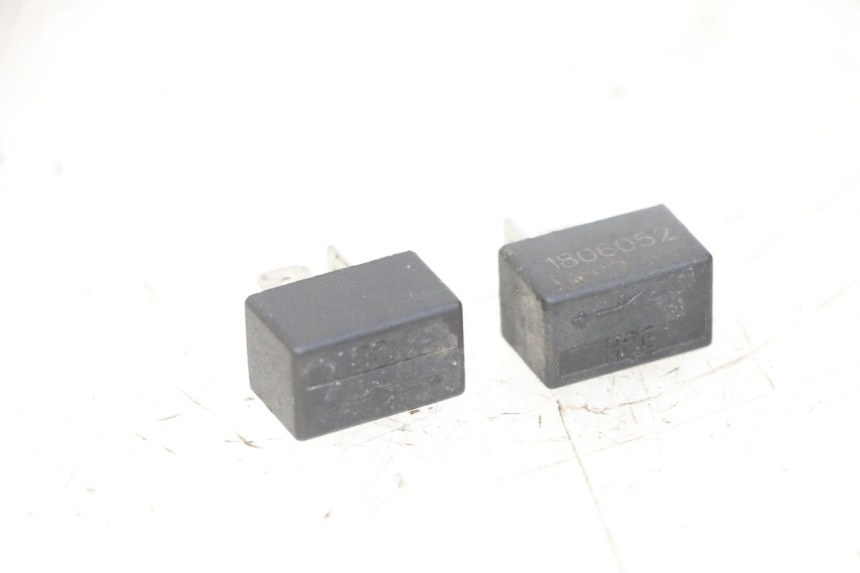 photo de ELECTRICAL RELAY PEUGEOT KISBEE 4T 50 (2018 - 2022) - Main view