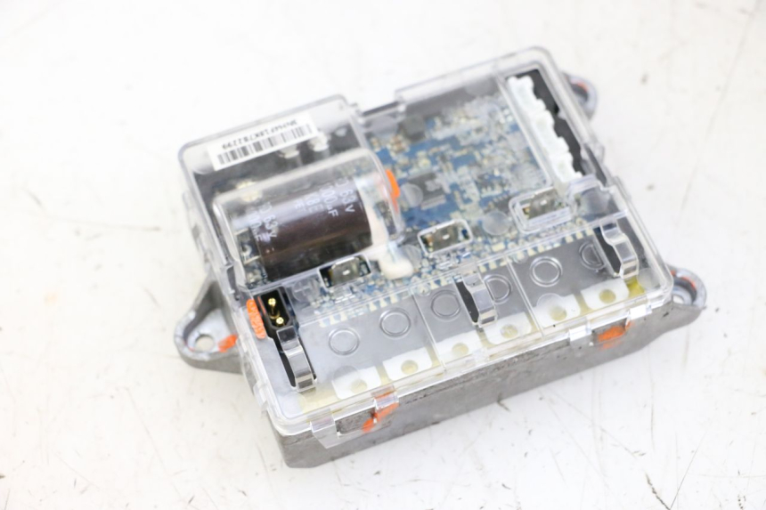 photo de ELECTRICAL RELAY XIAOMI MI PRO 2 1 - Surface and material condition