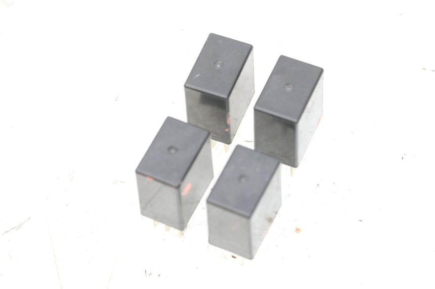 photo de RELAY PIAGGIO MP3 HPE 300 (2019 - 2026) - Alternative perspective