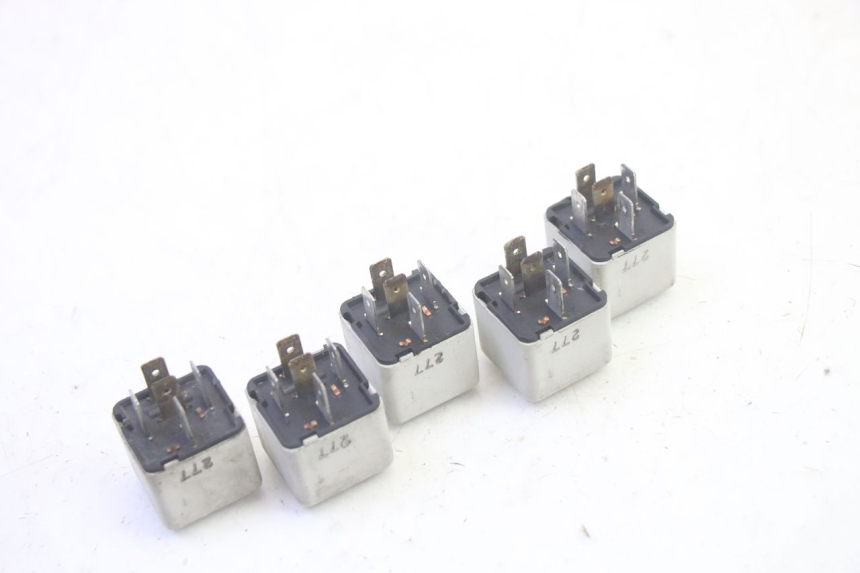 photo de ELECTRICAL RELAY PIAGGIO MP3 LT 400 (2007 - 2012) - Technical close-up
