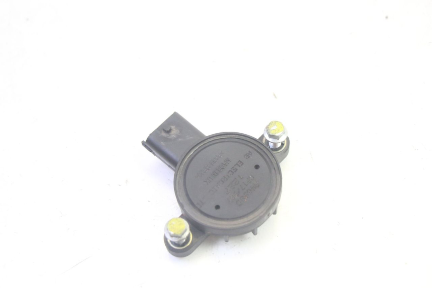 photo de ELECTRICAL RELAY PIAGGIO MP3 LT 400 (2007 - 2012) - Component detail